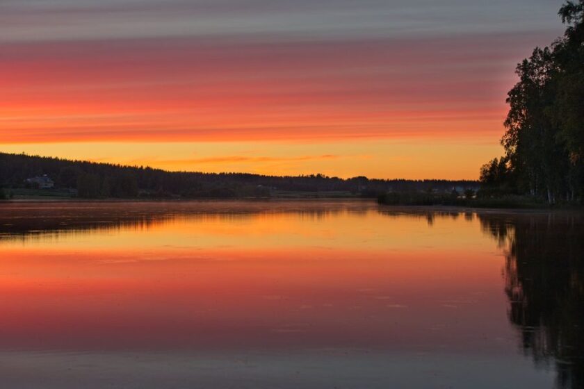 Järvimaisema ja auringonlasku Alajärven Paalijärvellä.