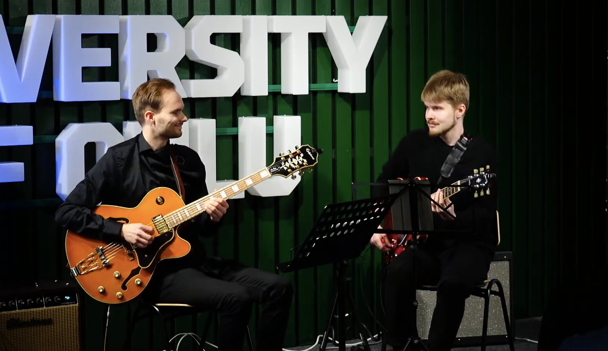 jazz-guitar-duo-arttu-and-jere-palvelut-culture-bank